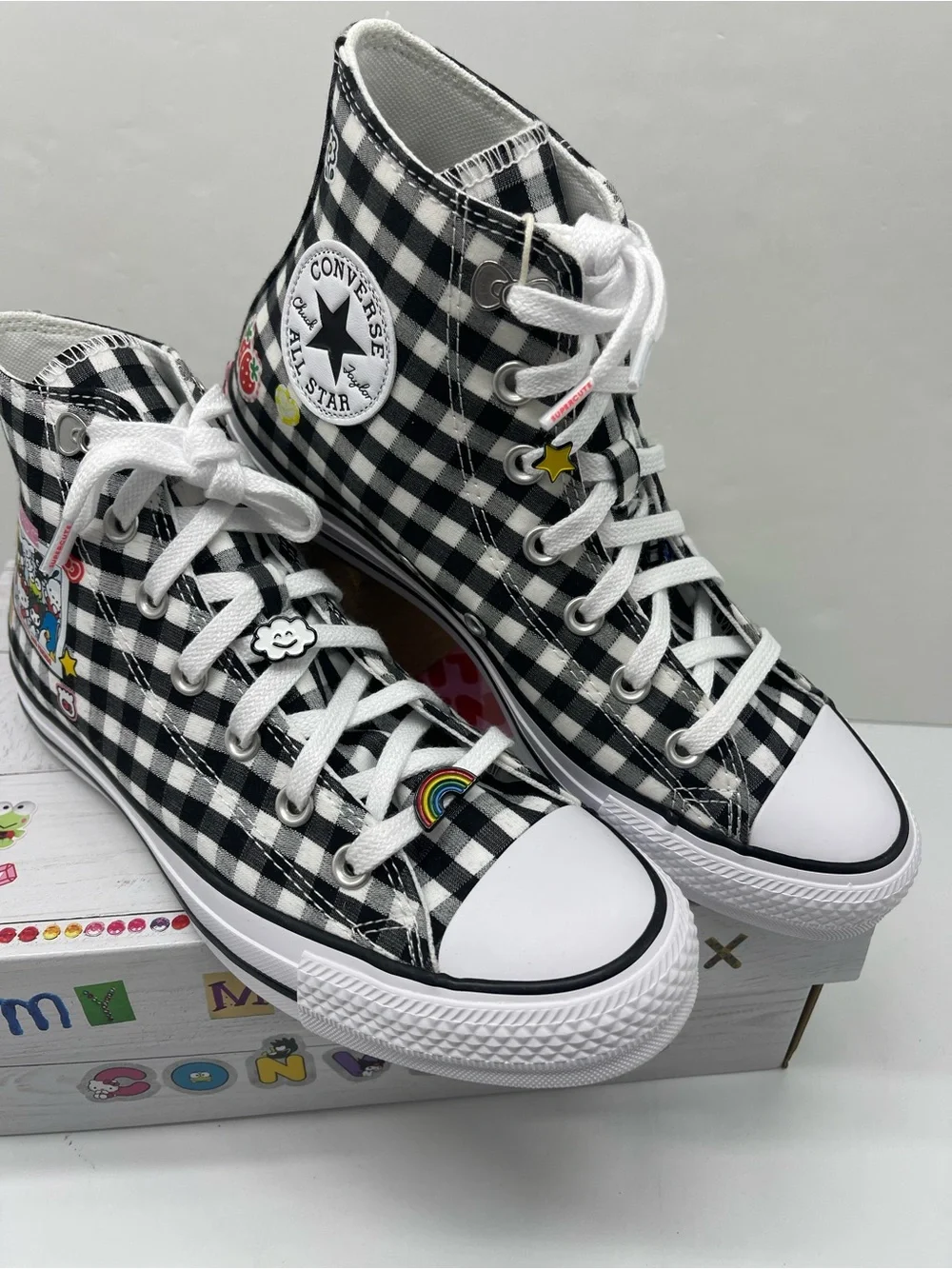 Converse WMNS CTAS HI Hello Kitty & Friends Picnic BlkWh Pink High Top Sneakers - Picture 8 of 16
